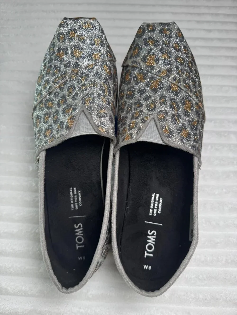 TOMS Silver Glitter Animal‎ Print Slip On Shoes Women’s 9